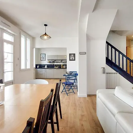 Dom wakacyjny Charmante Maison Proche *