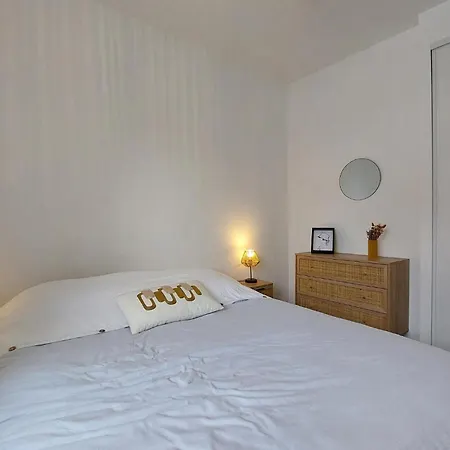 Holiday home Charmante Maison Proche *