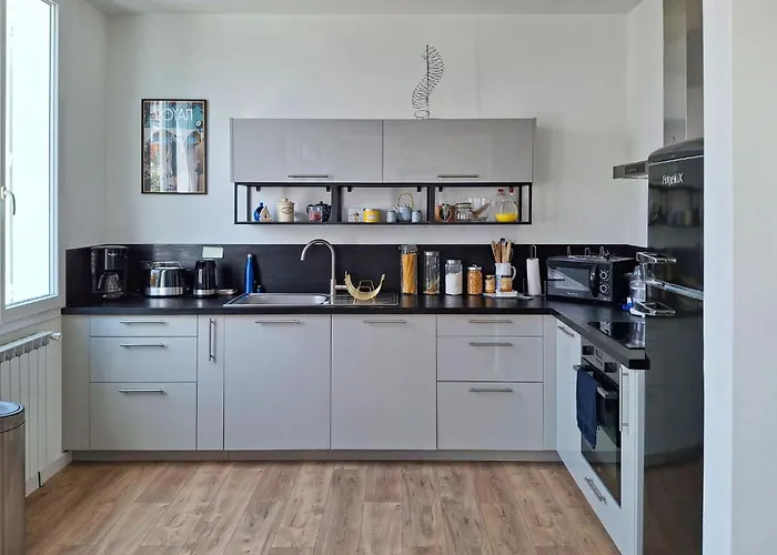 Holiday home Charmante Maison Proche