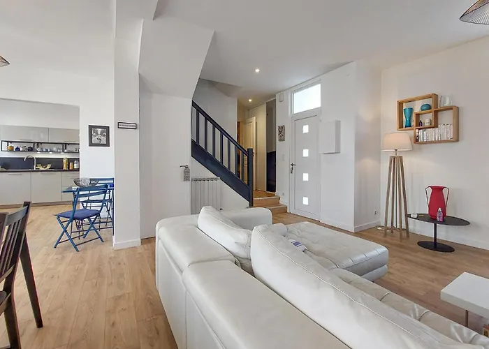 Charmante Maison Proche Holiday home *