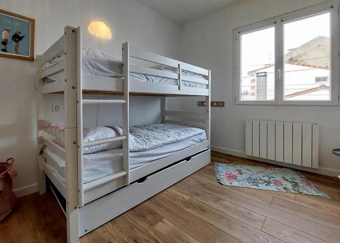 Charmante Maison Proche Holiday home *